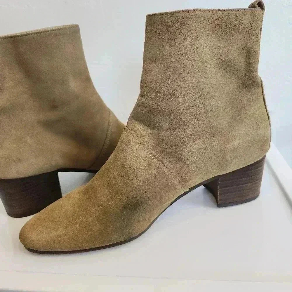Banana Republic Lydia BootieVintage Olive - Picture 6 of 9